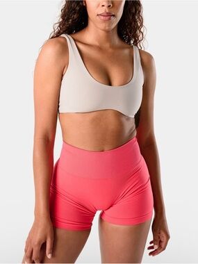 Kamo fitness Scrunch shorts Coral Pink